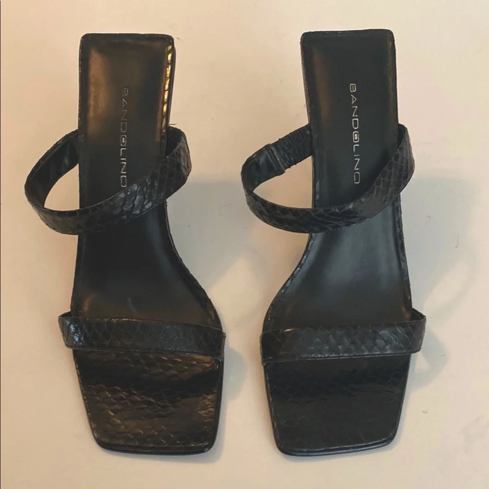 Bandolino SW Violas Black Snakeskin Heeled Sandals EUC
